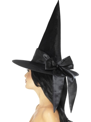 Raganas cepure ar melnu banti