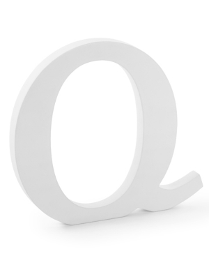 Koka burts “Q”, balta krāsa, 22,5 x 20,5 cm